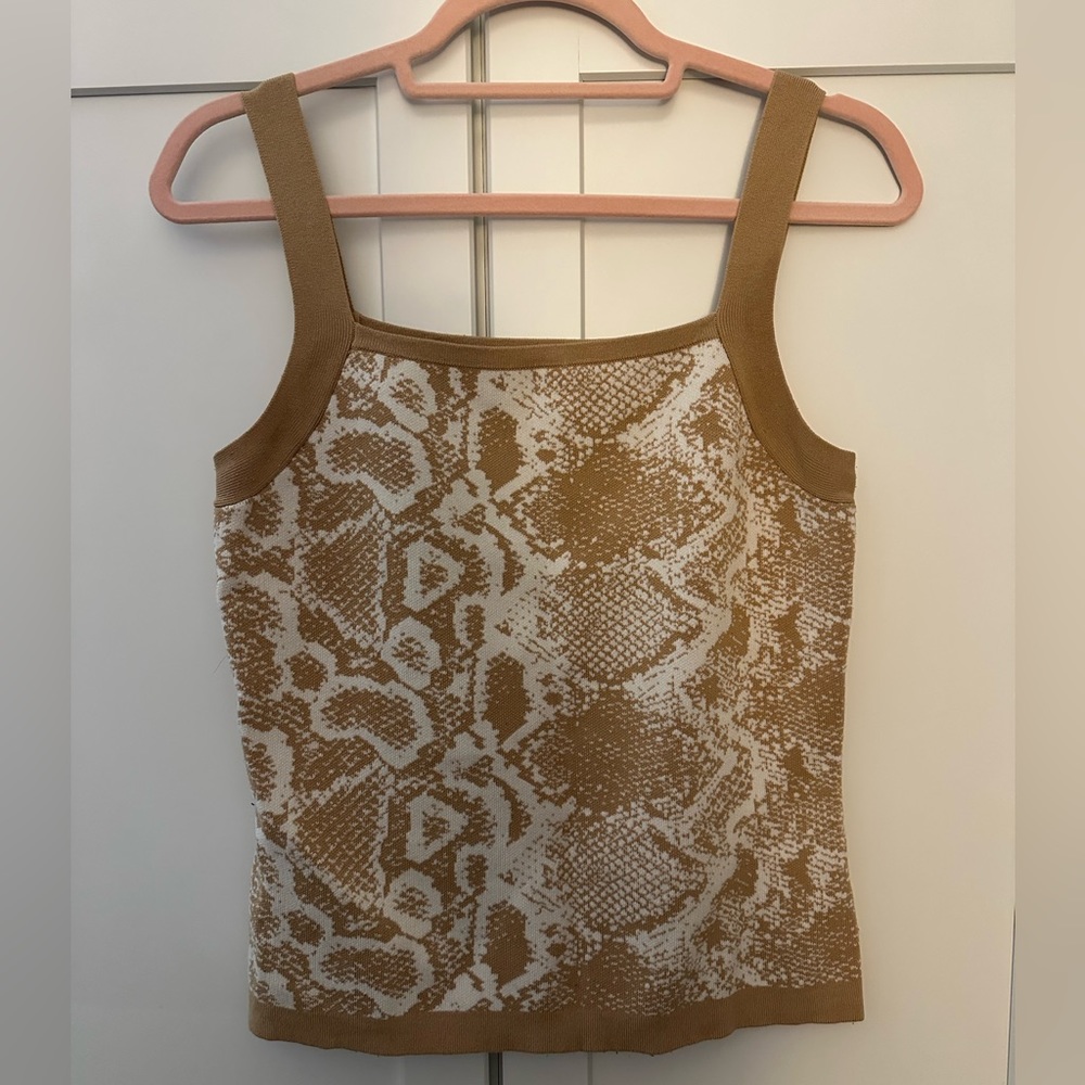 EUC Nine West Knit Crop Top